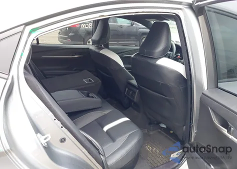 2025 Toyota Camry Se z USA, uszkodzony, nr VIN 4T1DBADK1SU523242